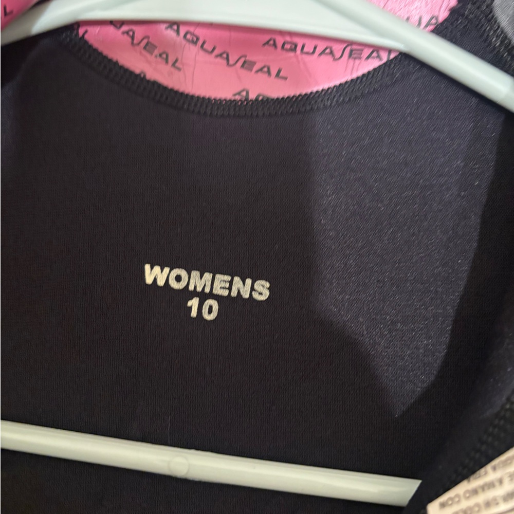 Black and Pink Rashguard - Picture 3 of 5